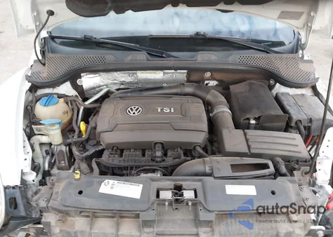 2015 Volkswagen Beetle 1.8T Classic из США, поврежденный, VIN 3VW517ATXFM810985